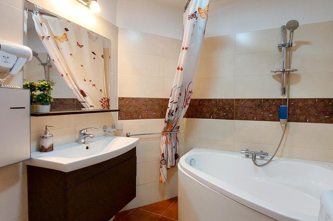 Fancy 1Bd Family Friendly In Historical Centre Apartment Bucharest Luaran gambar